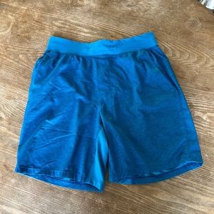 Lululemon T.H.E. Linerless 7” inch License to Train Short Size Small